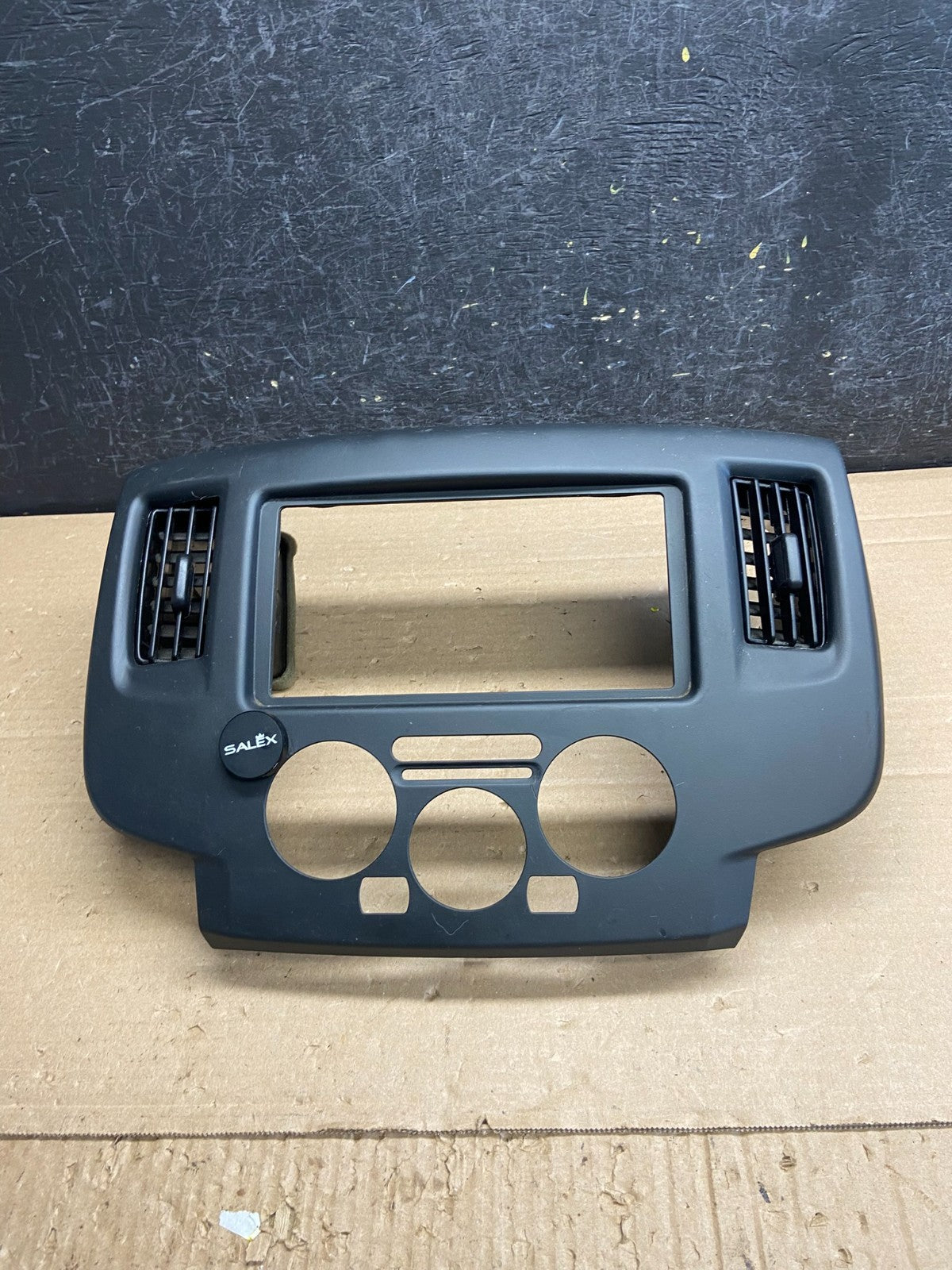 2013-2021 Nissan NV200 Center Console Radio Climate Control Air Vent AG0300 DG0