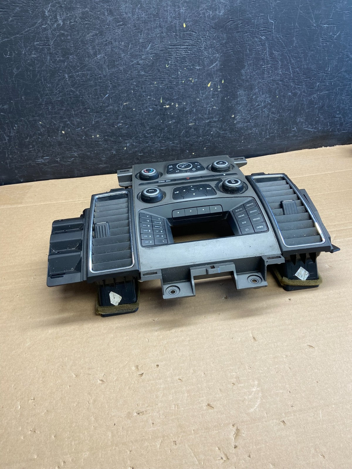 2010-2012 Ford Taurus Front Center Console Climate Radio Control Panel AG5060 DG2