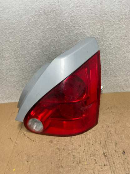 2004 2005 2006 2007 2008 Nissan Maxima Right Passenger Tail Light Oem Z9358 DW0