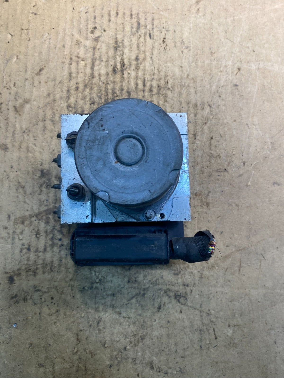BMW 5 E60 Anti Lock Break Pump ABS 6767235 Z24274