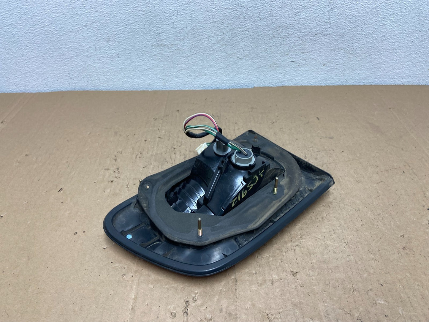 2001 - 2003 Toyota Sienna Right Passenger Rh Side Inner Tail Light AC5912 DW5