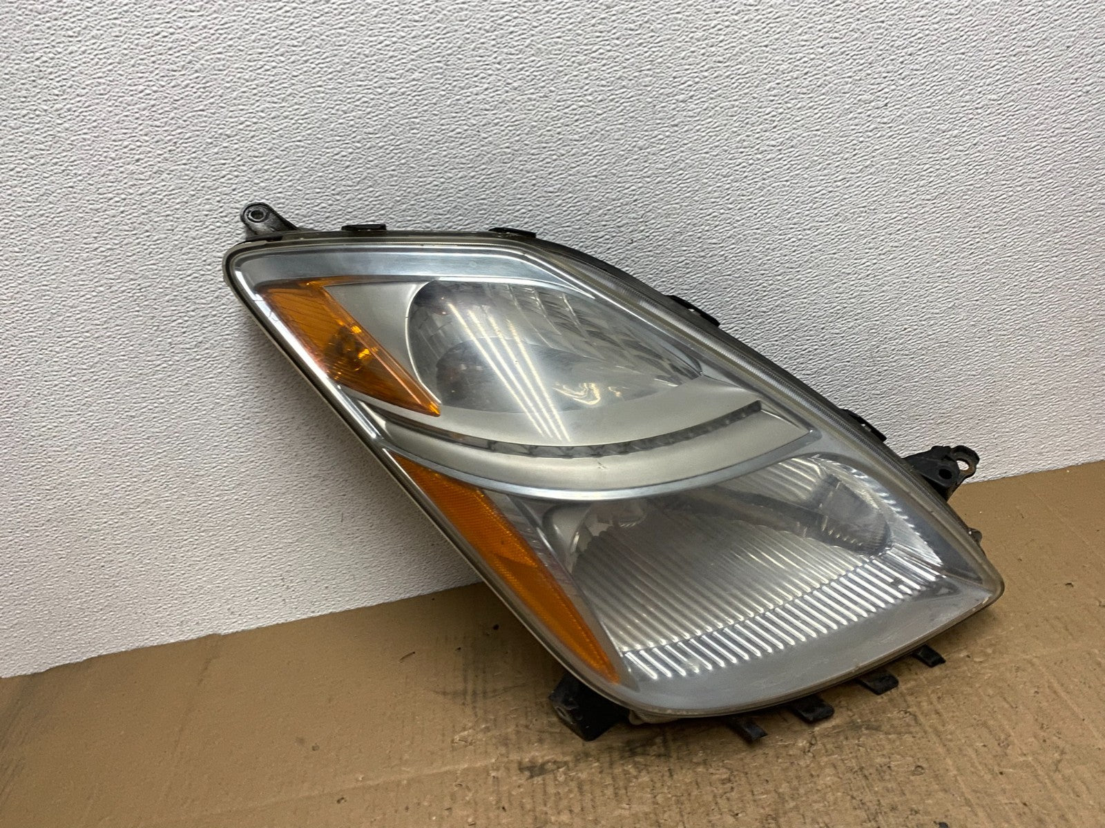 2006 - 2009 Toyota Prius Right Passenger Rh Side Headlight Halogen AB8489 DW0