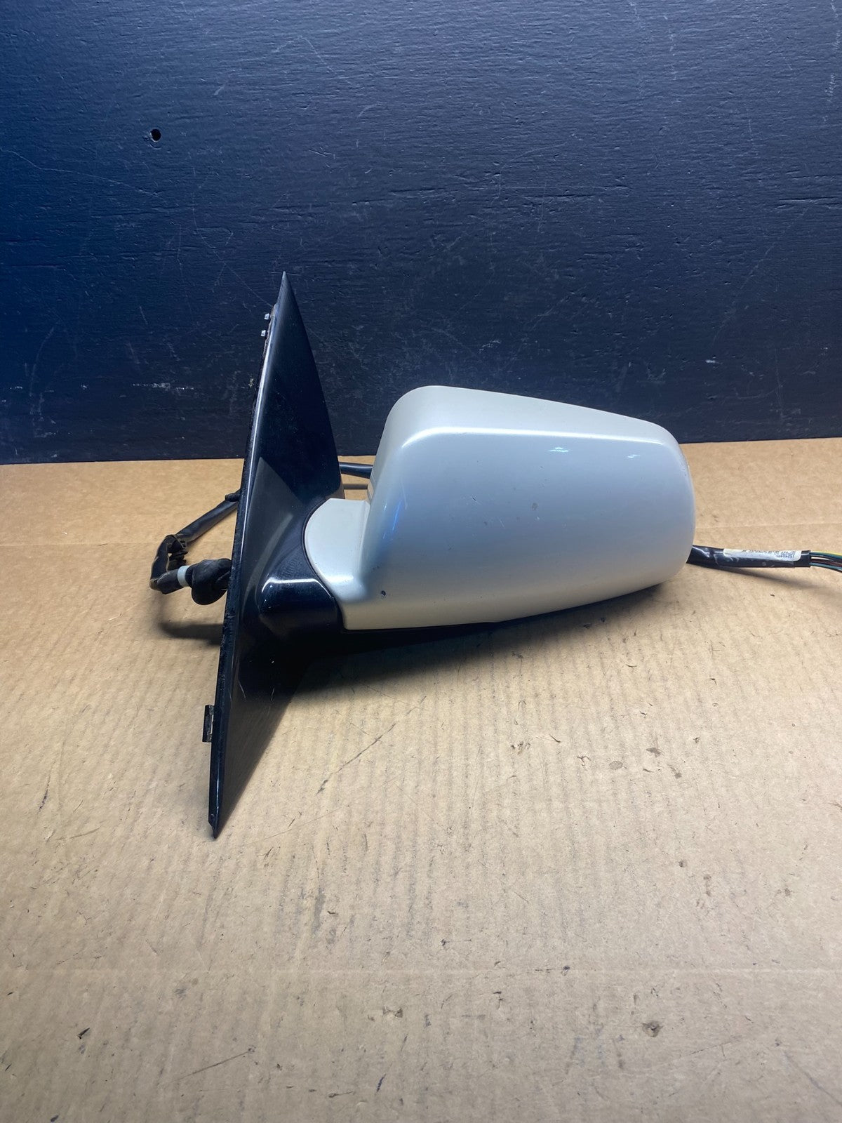 2005 to 2011 Cadillac STS Left Driver LH View Door Mirror AC2867 DW0