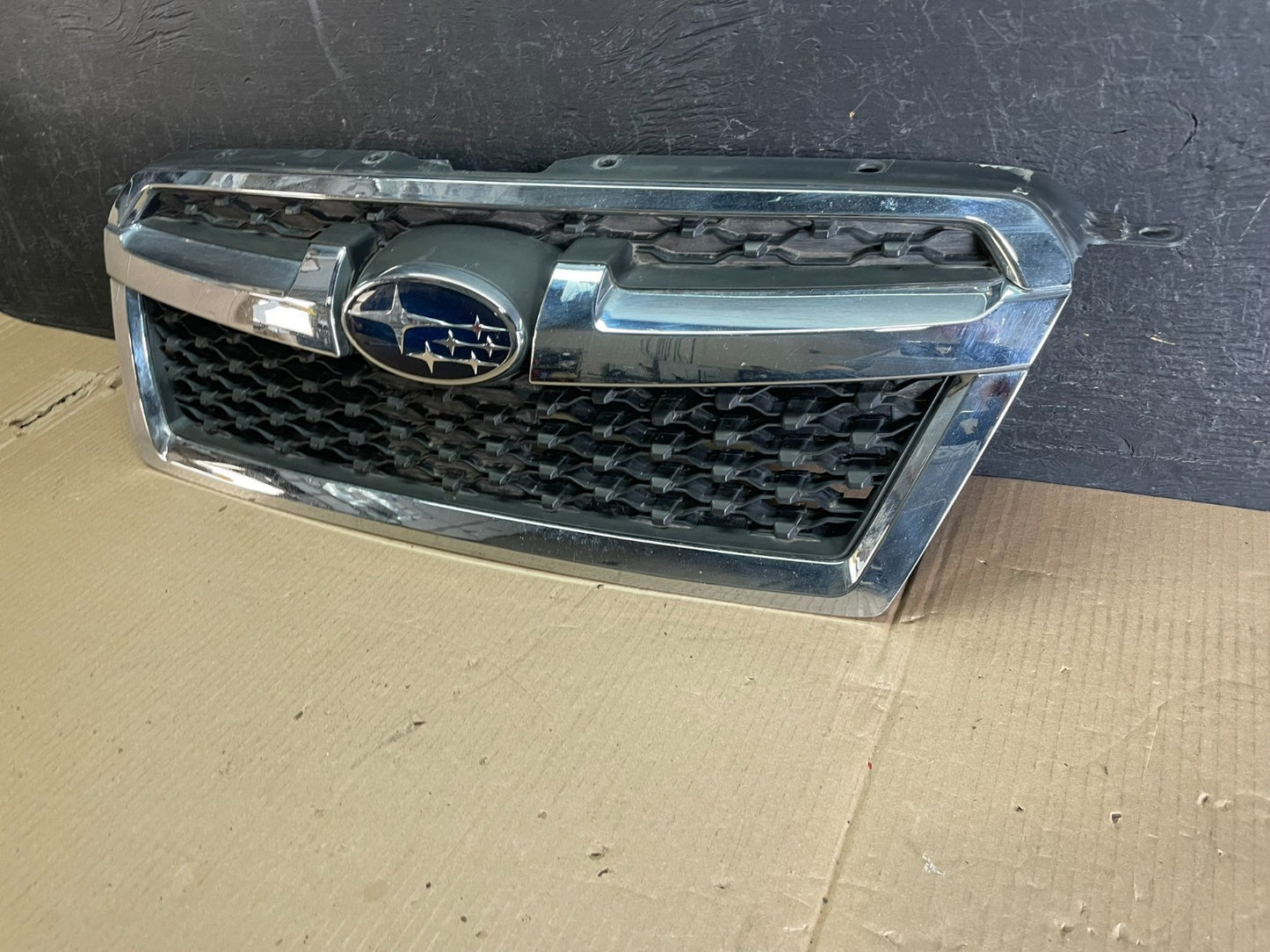 2012 - 2016 Subaru Impreza Crosstrek Front Upper Grill Grille AE3605 DG1
