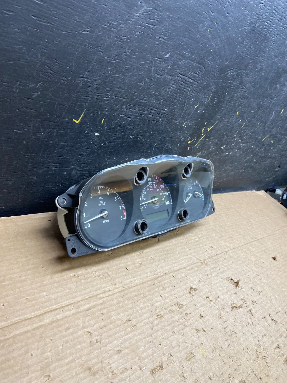 2004 to 2005 Jaguar XJ8 Instrument Cluster Gauge Speedometer w3108 DG1