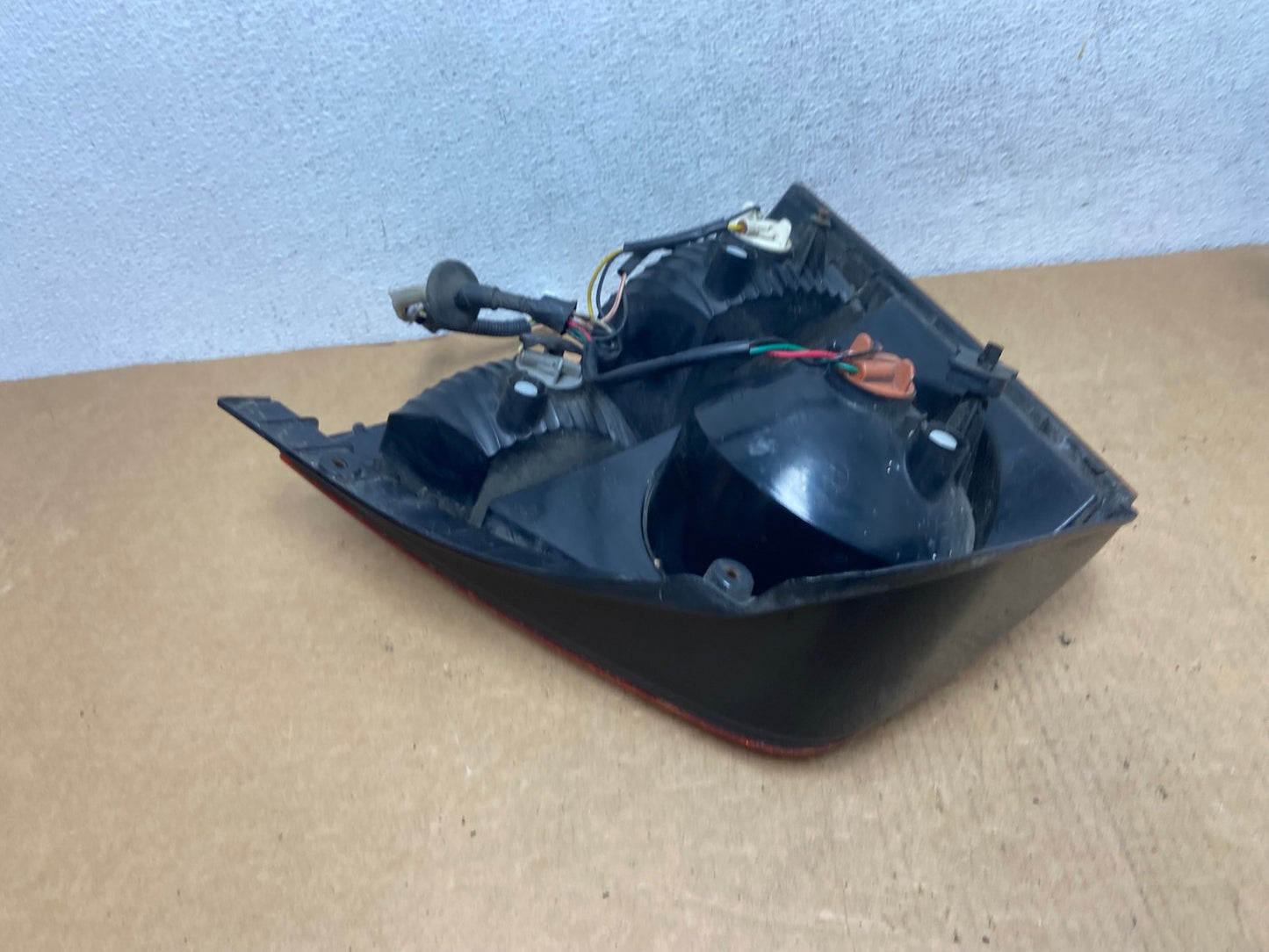 2003 to 2006 Kia Sorento Right Passenger RH Side Tail Light AD4592 LK5