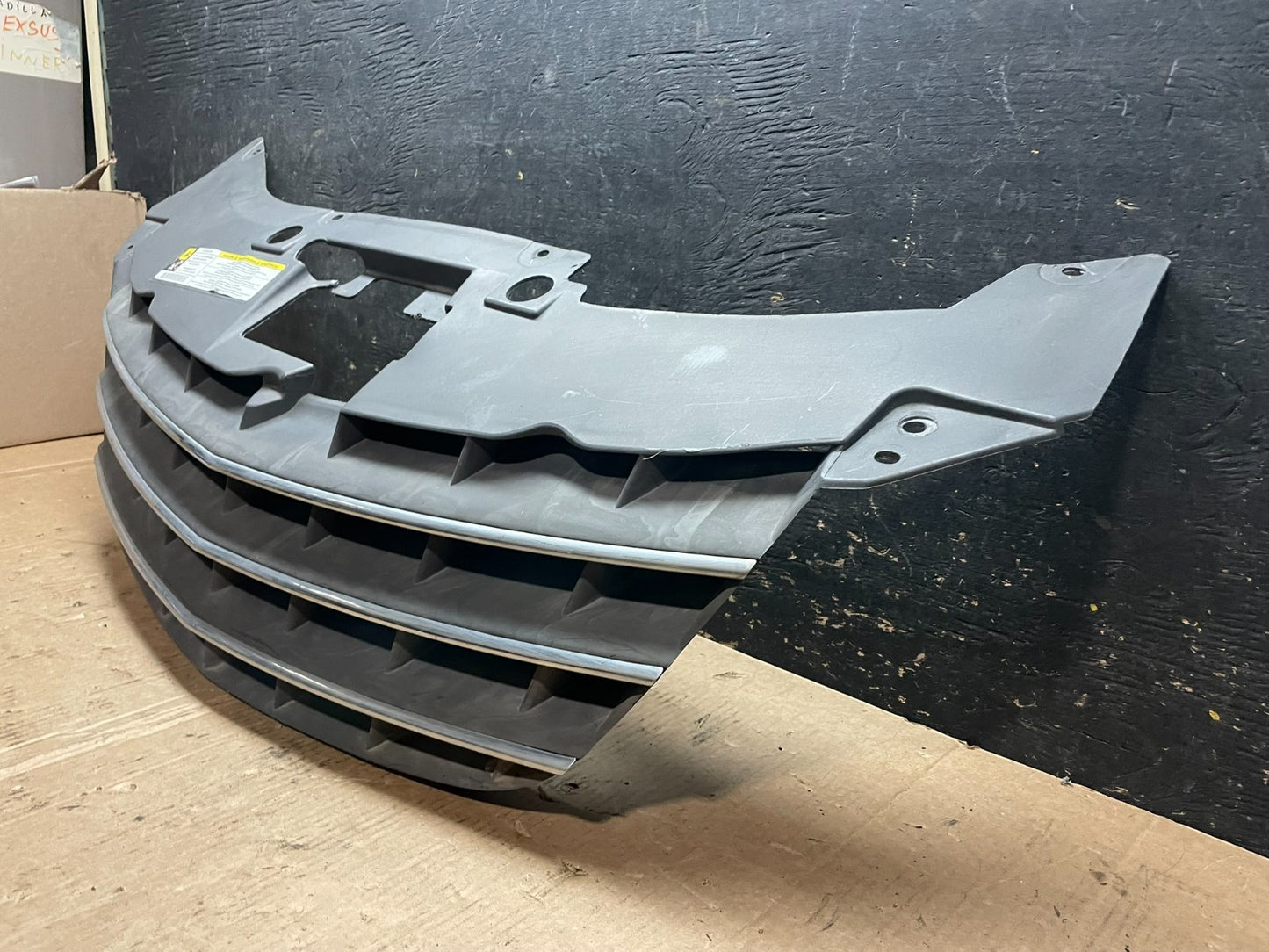 2007 to 2010 Chrysler Sebring Front Upper Grille Grill 0YW36TRMAB Z5873 DG1