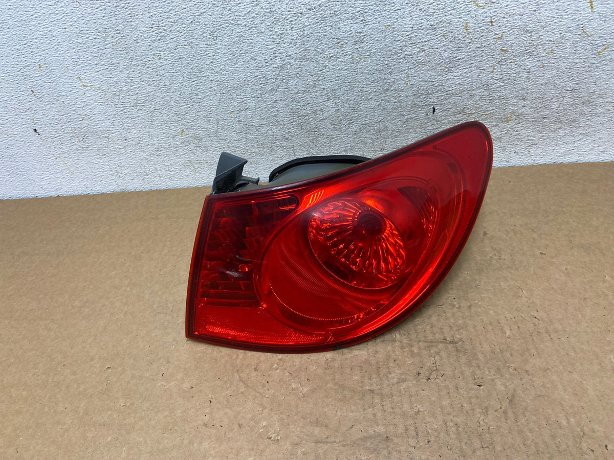 2007 to 2010 Hyundai Elantra Sedan Right Passenger Side Tail Light AI3382 LK0