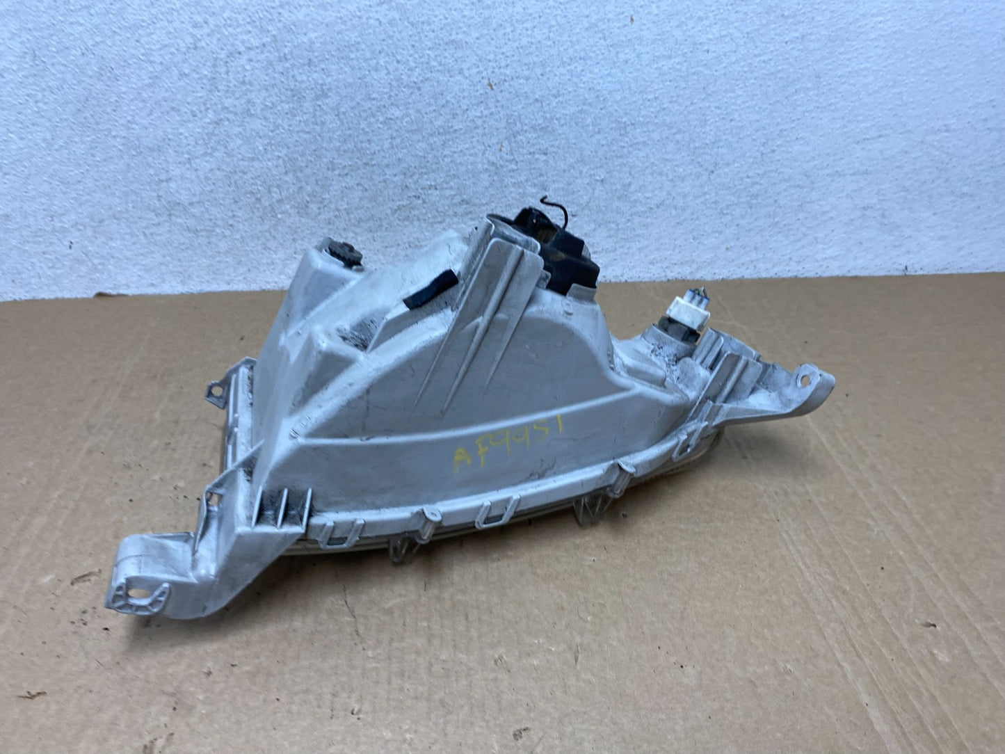 2004 2005 2006 Scion XB Right Passenger RH Halogen Headlight AF9951 DW7