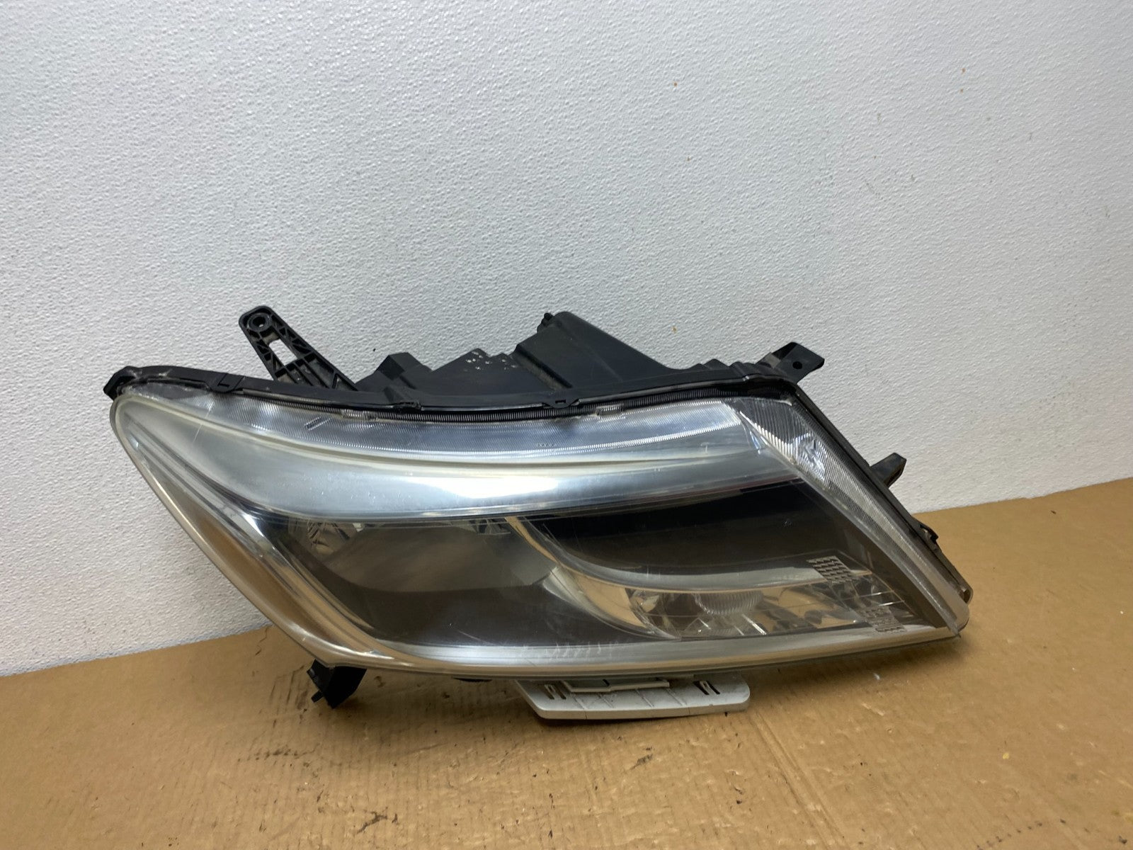 2013 to 2016 Nissan Pathfinder Right Passenger RH Side Headlight AC7724 DW0