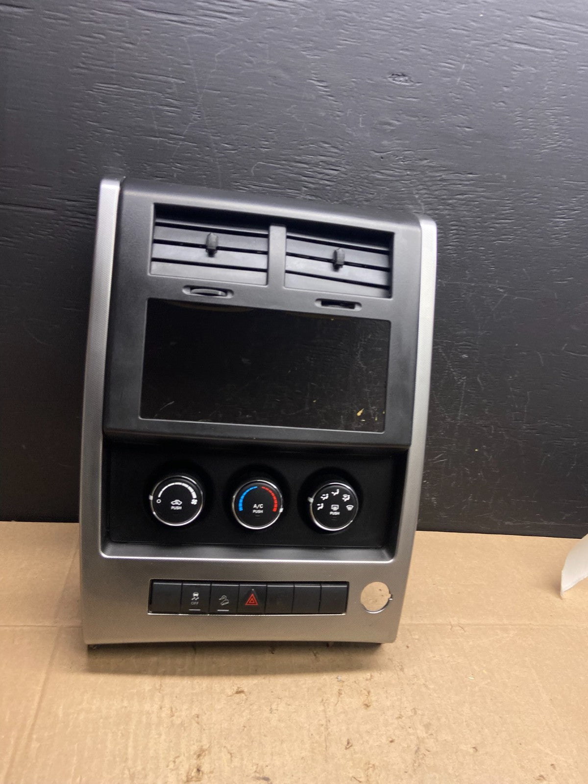 2008 to 2012 Jeep Liberty Dash Climate Temperature Control Radio Bezel AB9777 DG0