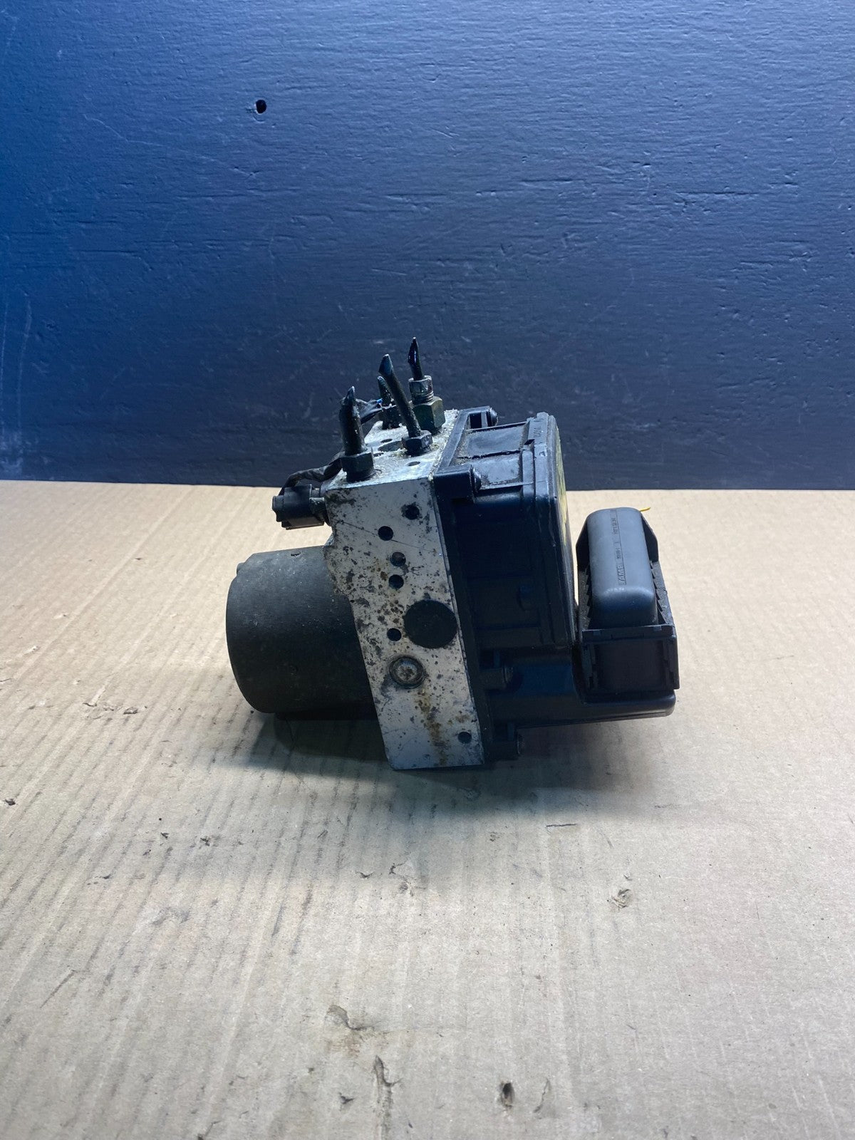 2002 to 2003 BMW X5 ABS Anti-Lock Brake Pump Module OEM AC0476 DG3
