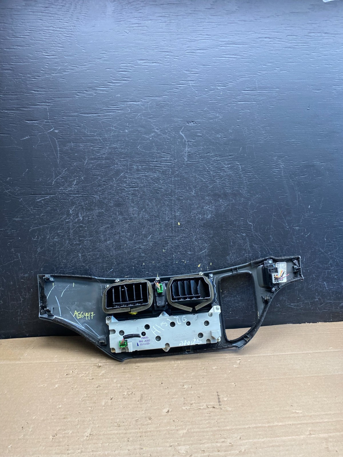 2005 to 2010 Honda Odyssey Radio Climate Control Dash Trim Bezel AG6447 DG6