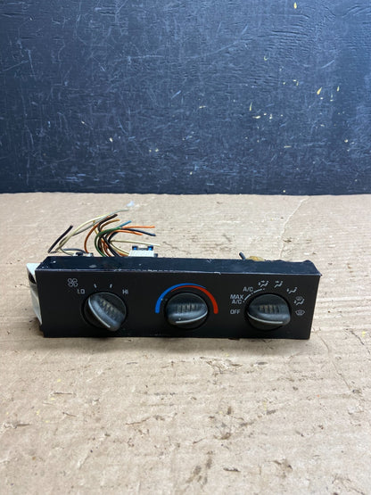 2001 - 2007 GMC Chevrolet Astro Express Climate Control A/C AF2343 DG0