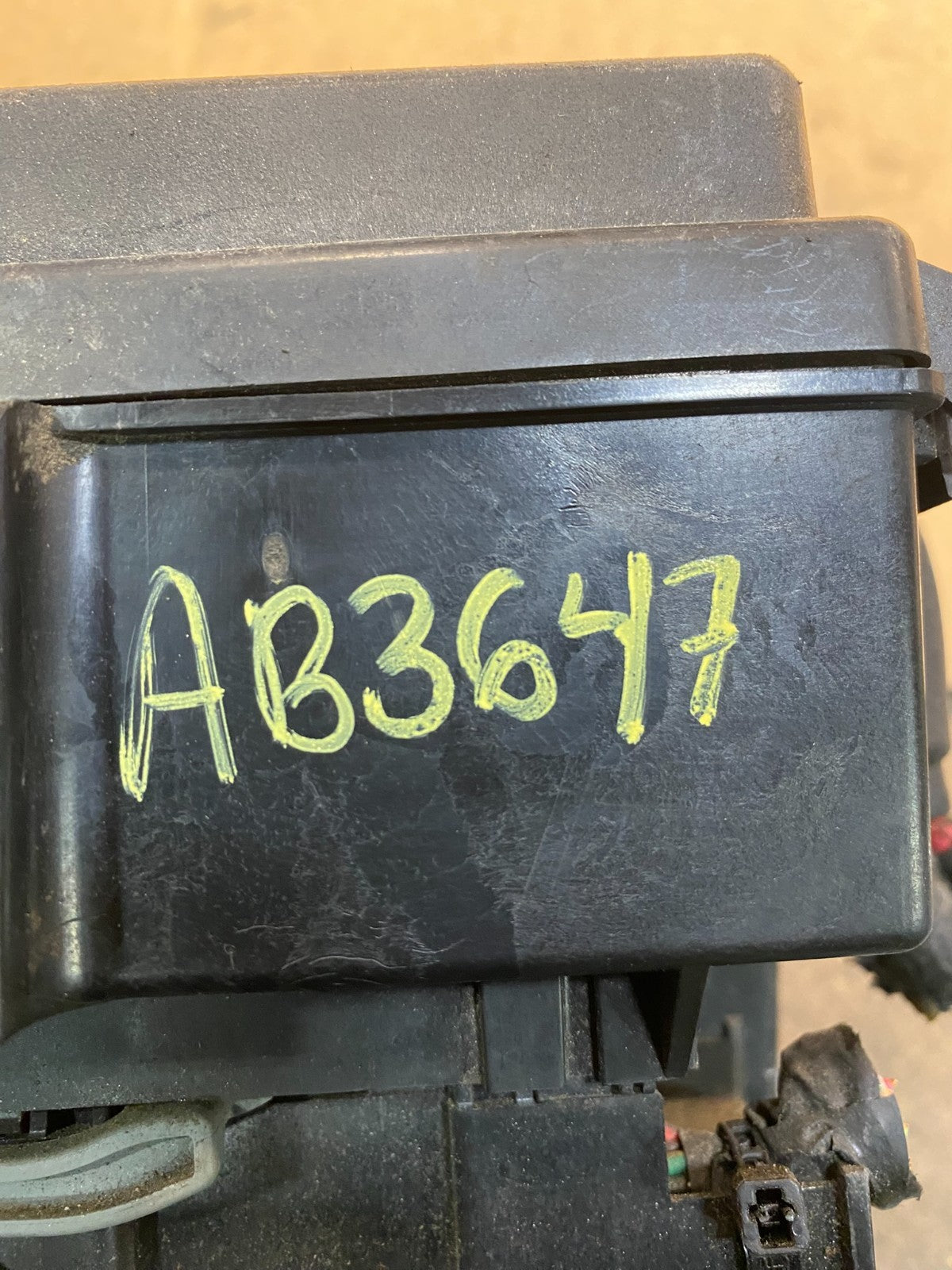2006 Jeep Grand Cherokee Commander Fuse Box Relay Body Module BCM AB3647 DG7