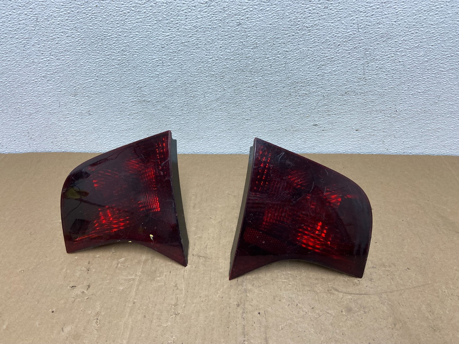 2004 to 2008 Audi A4 Sedan Left+Right Side Inner Tail Lights AC5798 DW0