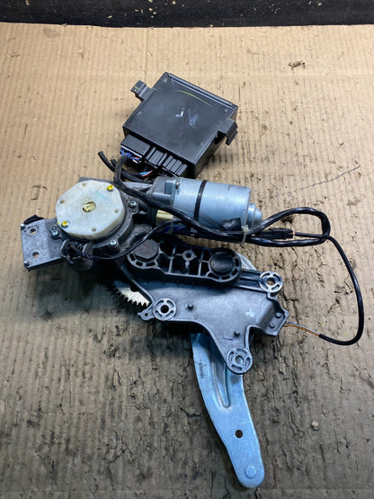 2009-2012 GMC Acadia Power Motor Liftgate Tailgate Control Module y1157 DG2