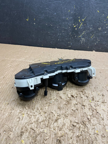 2003  Pontiac Vibe Speedometer Instrument Cluster Gauges Oem W0085 DG5