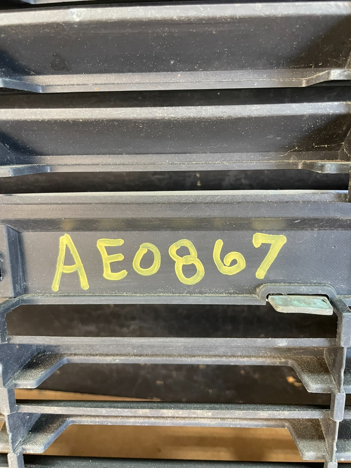 2004 to 2006 Dodge Durango Front Upper Chrome Grill Grille AE0867 DG5
