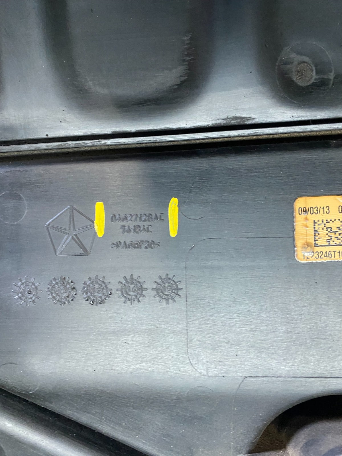 2013 to 2016 Dodge Dart 2.0L Engine Motor Cover Shield S3561 DG8