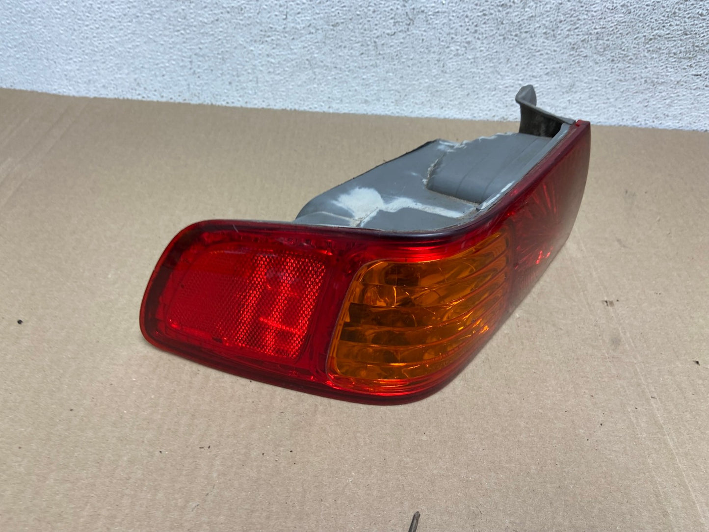 2000 to 2001 Toyota Camry Tail Light Left Driver Lh Side AE9410 LK2