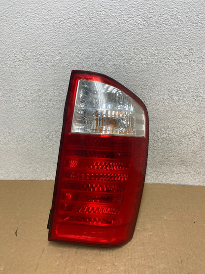 2007 to 2010 Kia Sedona Right Passenger RH Side Tail Light AF99640