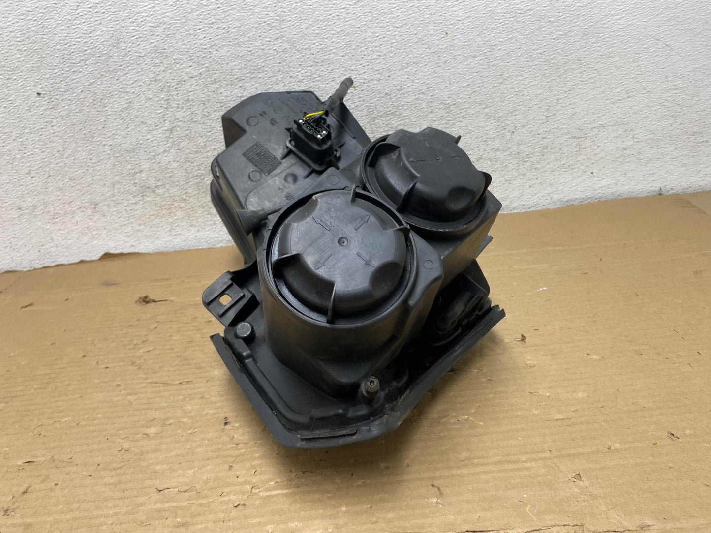 2003 to 2007 Cadillac CTS Left Driver LH Halogen Headlight AG8242 DW5