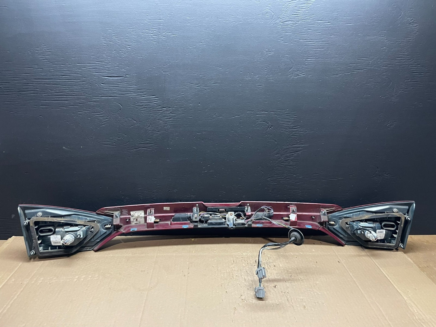 2017-2018 Ford Fusion Rear Trunk Trim Moulding Inner Tail Light Camera ab3238 DG5