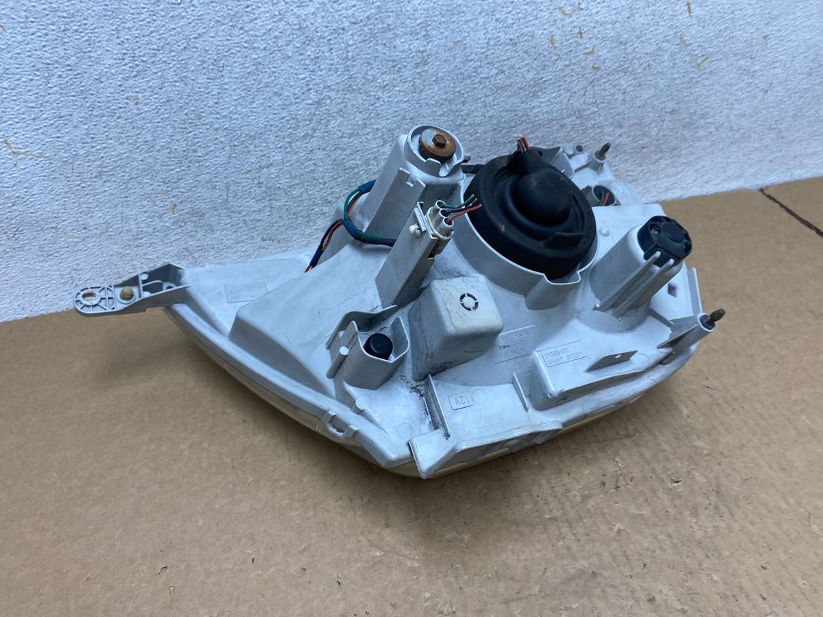 2004 to 2006 Suzuki XL-7 XL7 Left Driver LH Side Halogen Headlight AI3408 DW6