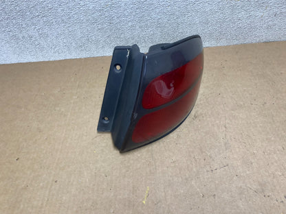 1998 to 1999 Ford Taurus Wagon Right Passenger RH Side Tail Light OEM W8605 DW2