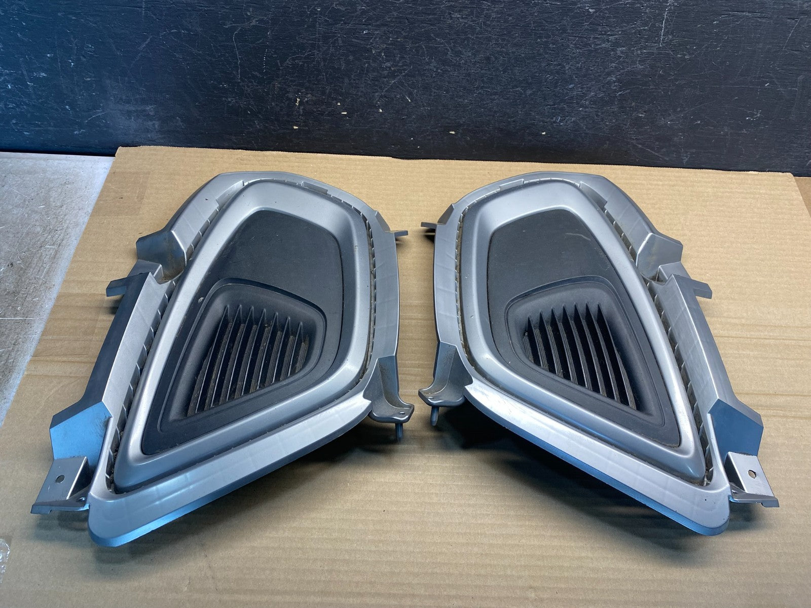 2016-2018 Kia Sorento Front Left+Right Set Bumper Fog Light Cover AF0107 DW1