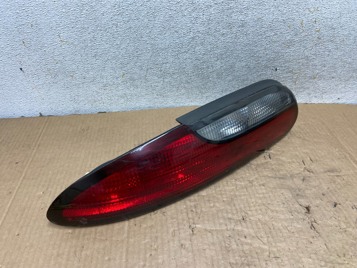 1993 to 1996 Chevrolet Camaro Left Driver LH Side Tail Light AI8258 DW2