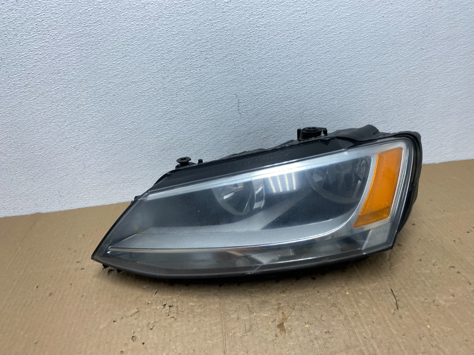 2011 to 2014 Volkswagen Jetta Left Driver LH Headlight Halogen OEM AC0351 DW0