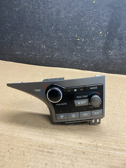2009 - 2012 Toyota Venza A/C Heater Climate Control Unit Switch AH3733 DG0