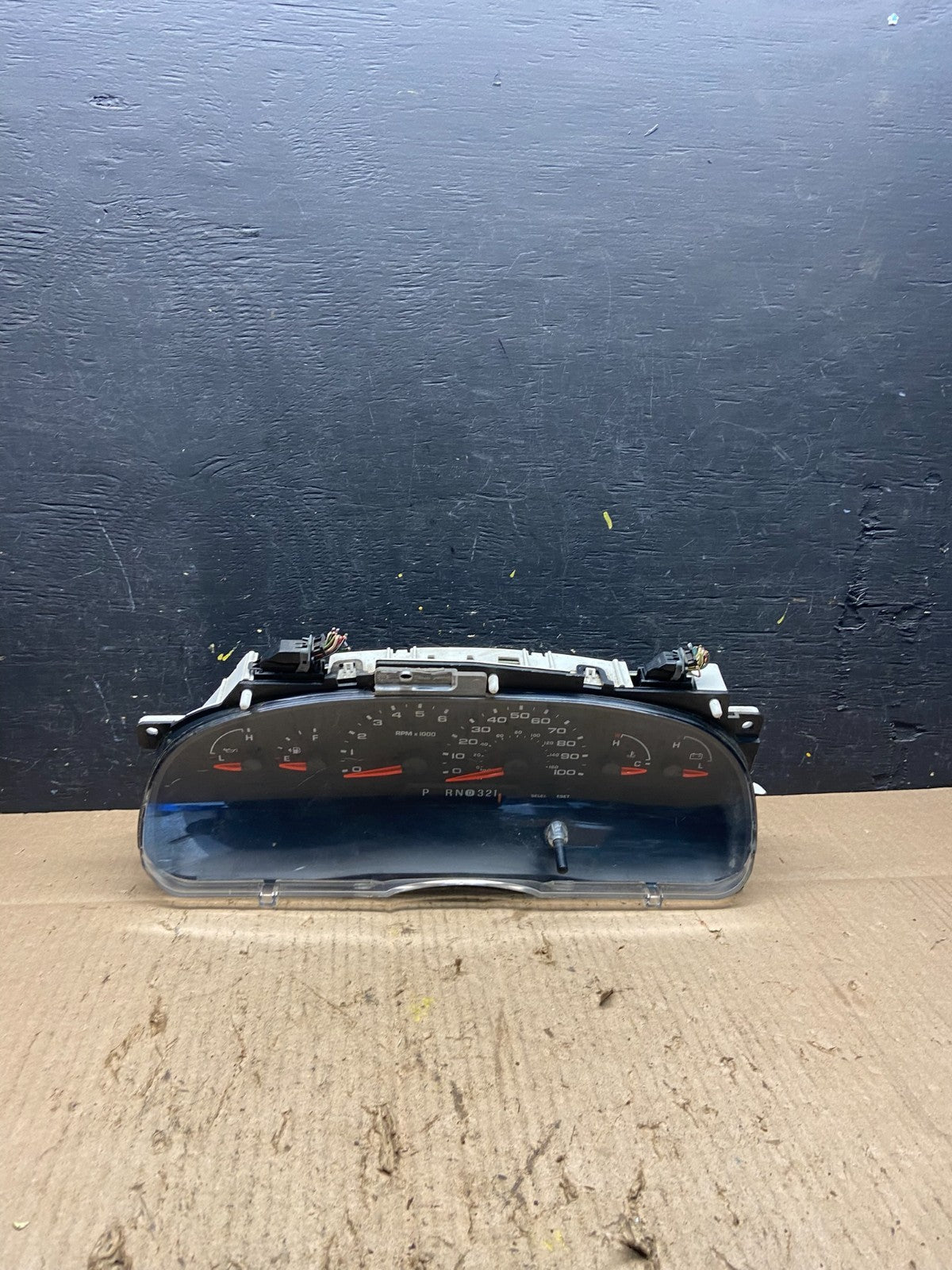 2004 to 2008 Ford E150 E250 E350 Gauge Speedometer Cluster Q1081 DG0