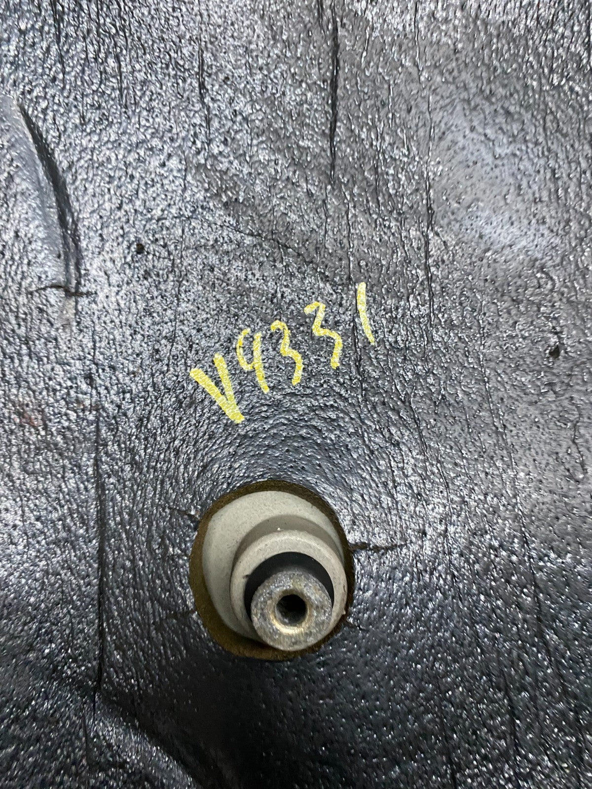 2001 to 2004 Cadillac Deville Seville Northstar Engine Motor Cover v9331 DG9