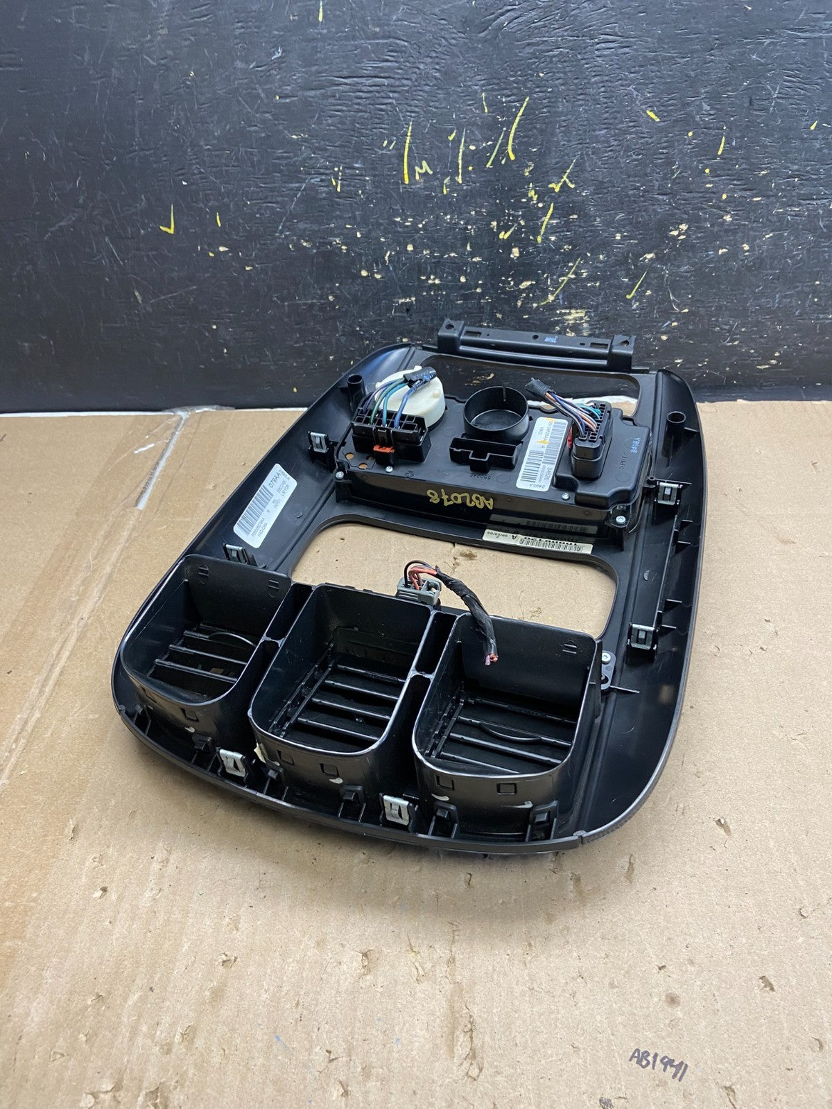 2004-2007 Chrysler Town Country Climate Control Panel Center Dash Trim ab2078 DG3