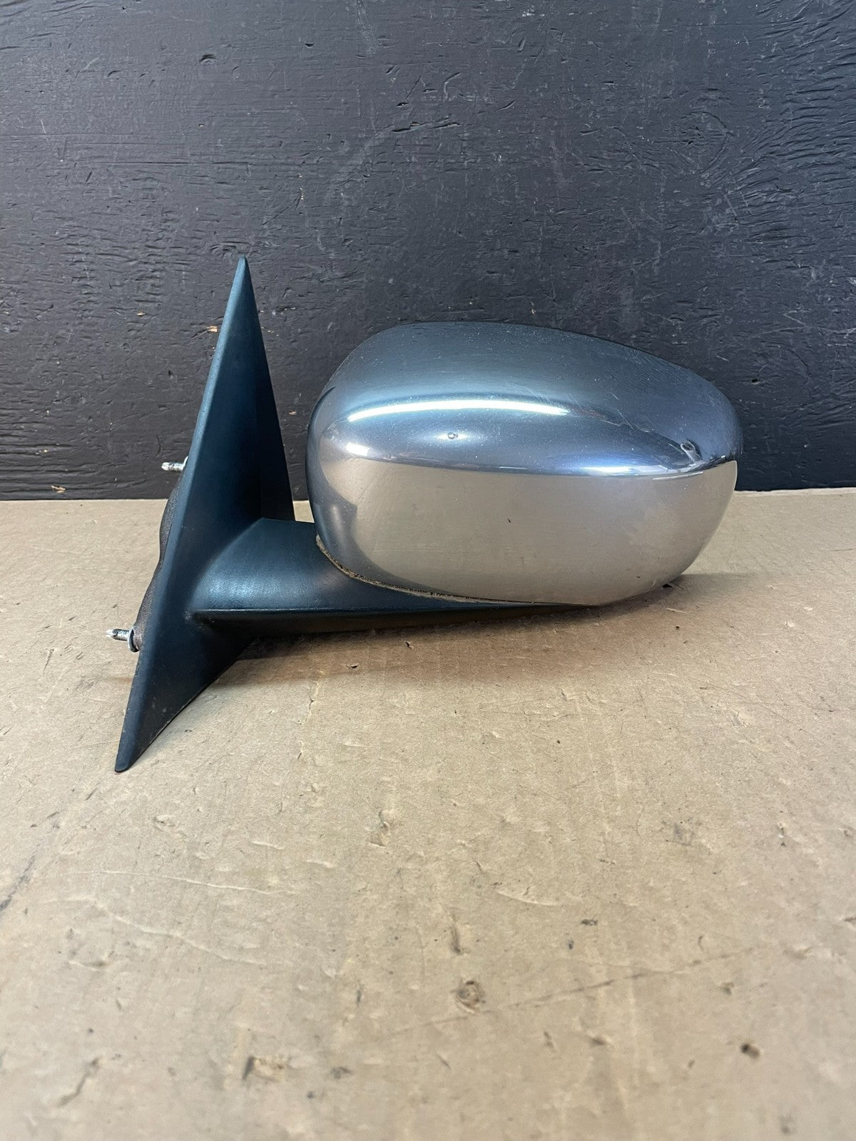 2005 to 2010 Chrysler 300 Left Driver LH View Door Mirror AD5832 DW0