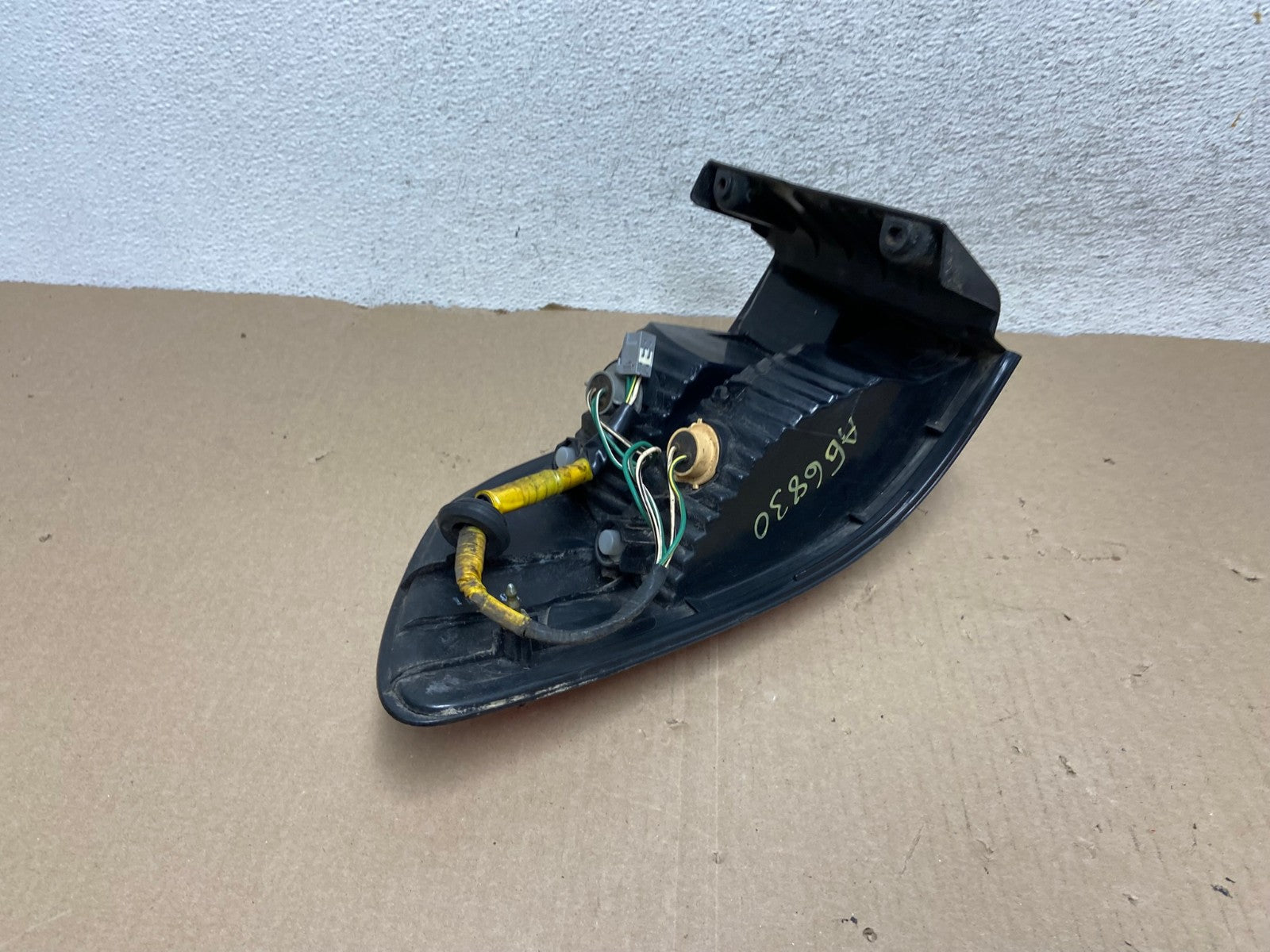 2001 2002 2003 Toyota Sienna Right Passenger Rh Side Tail Light AG6830 LK5