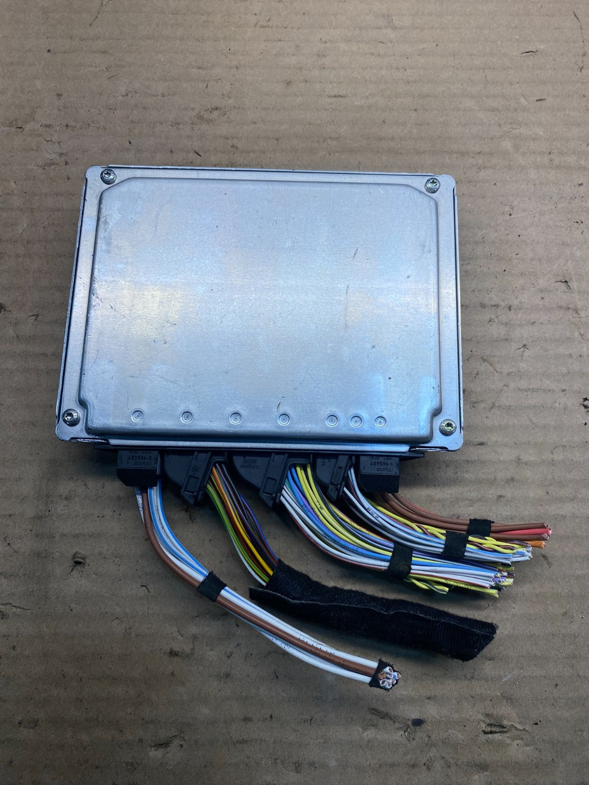 2001 - 2003 BMW 325i 525i ECU ECM Engine Control Module Computer AE0135 DG1