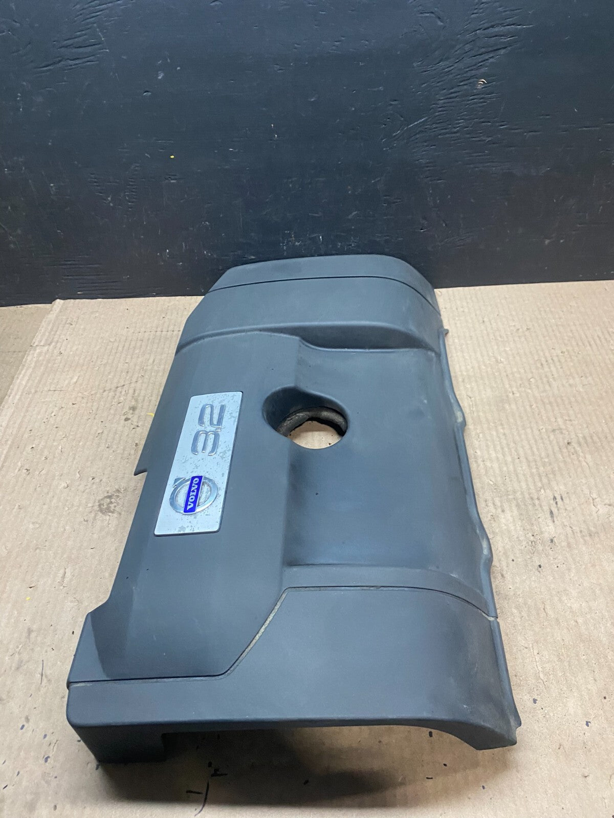 2007 to 2014 Volvo XC90 OEM 3.2L Upper Top Engine Motor Dust Cover Oem AC2330 DG2