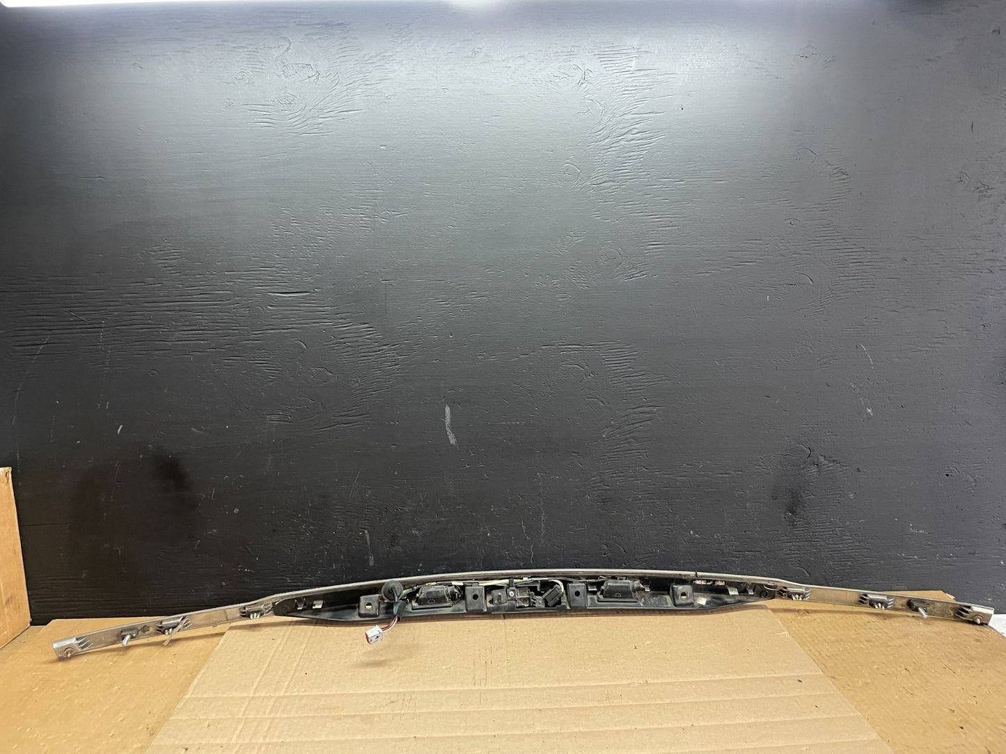 2011 to 2014 Ford Explorer Rear Tailgate Gate Trim Molding With Camera AB7593 DG6