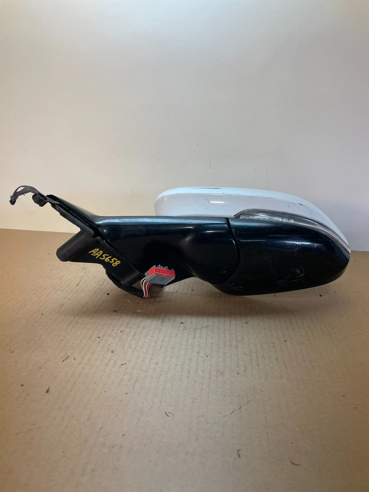 2010 - 2015 Jaguar XF Left Driver LH Side Turn Sgn View Door Mirror AI4155 DG3