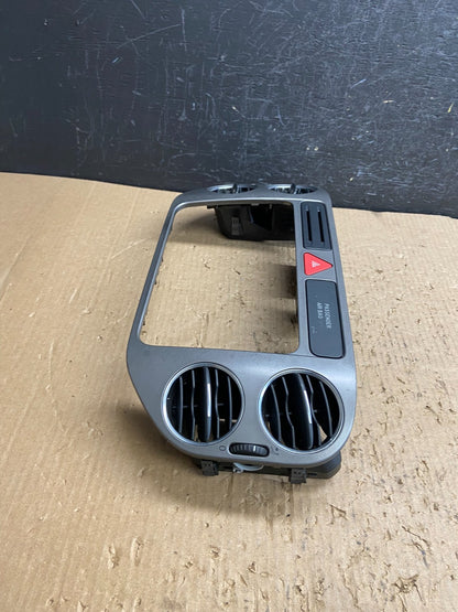 2009 2010 2011 Volkswagen Tiguan Center Dash Radio Bezel Trim AF1460 DG2