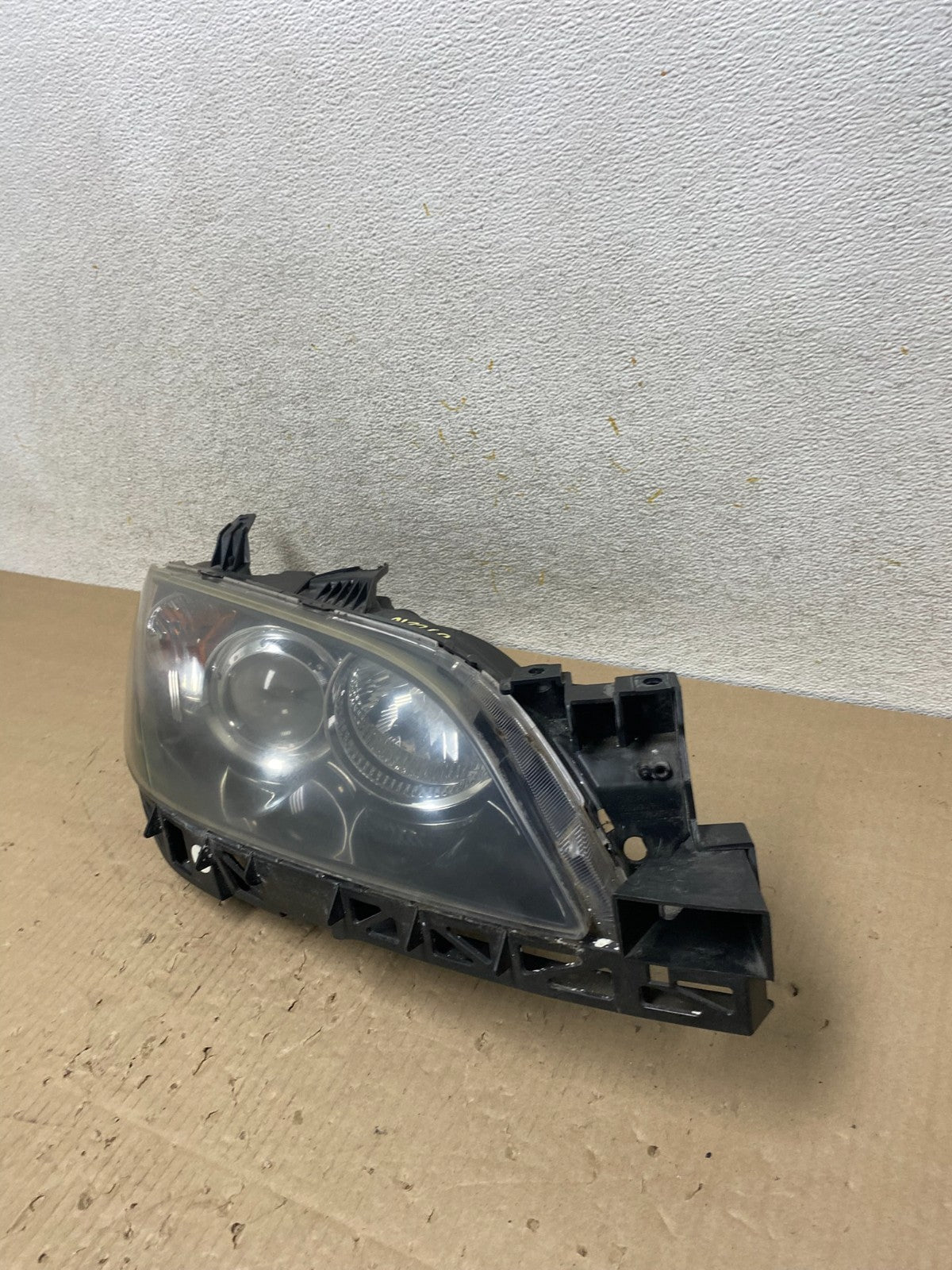 2004 to 2009 Mazda 3 Sedan Right Passenger Rh Side Headlight AI2269 DW1