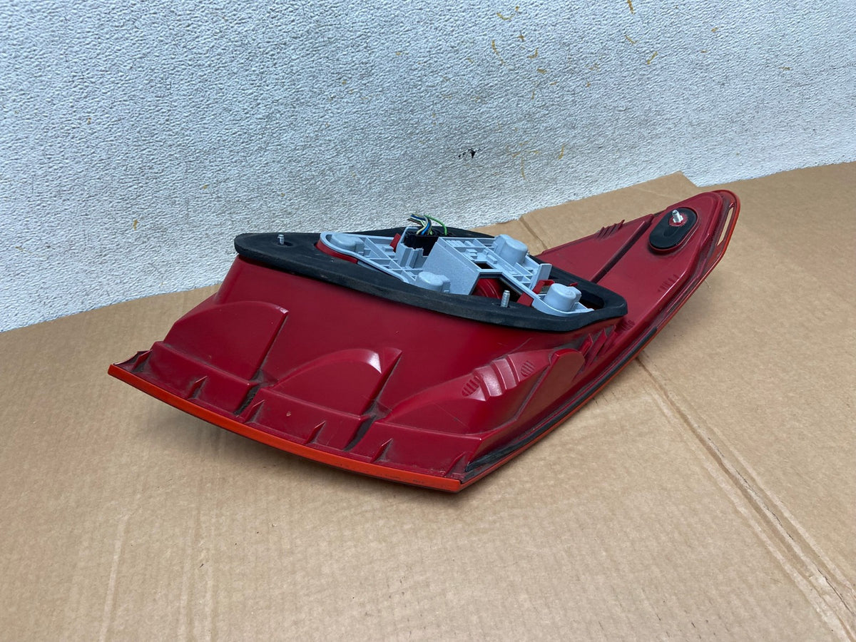 2008 2009 2010 2011 Mercedes C-Class Right Passenger Tail Light AI3735 LK5