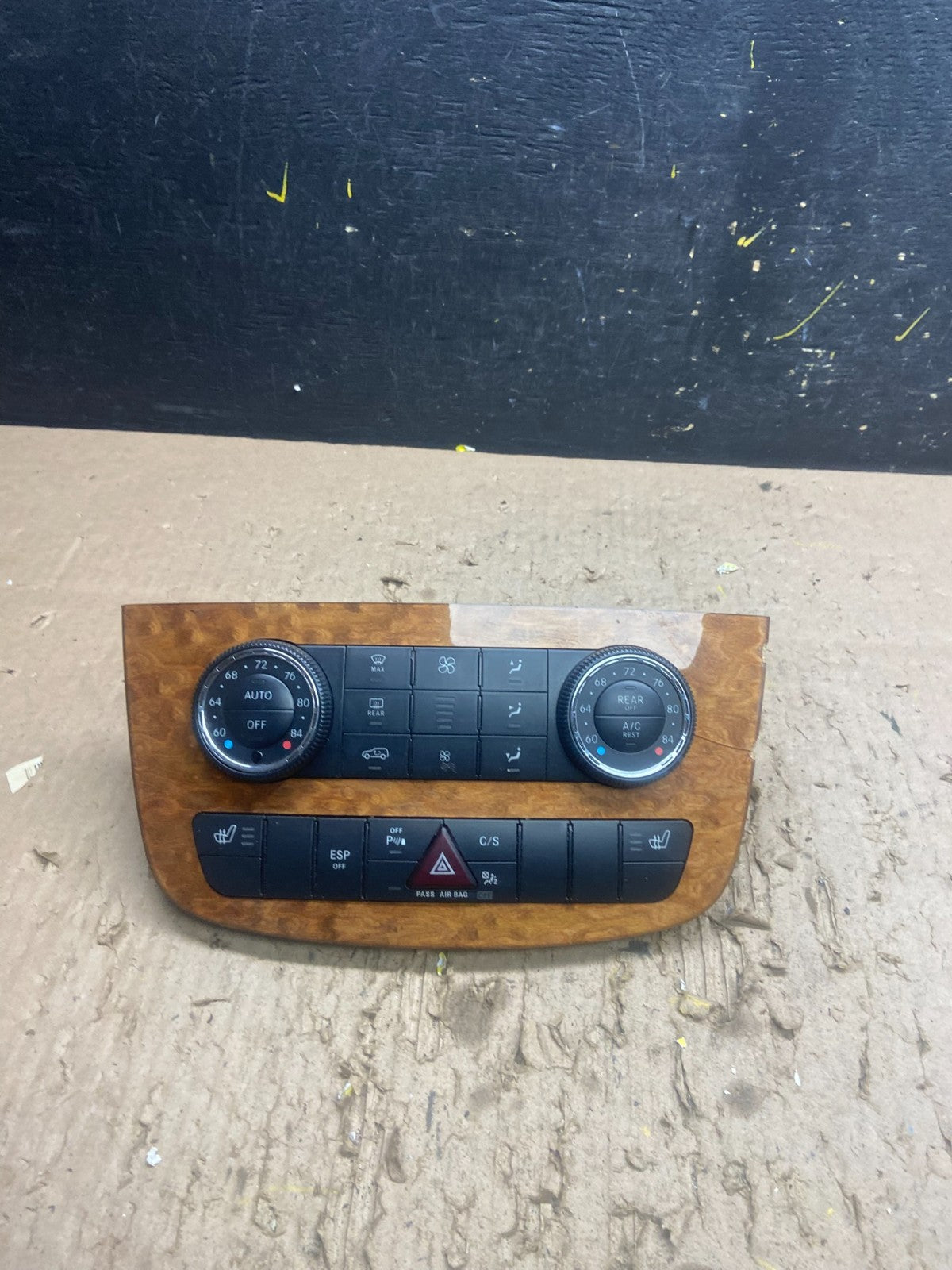 2006 to 2008 Mercedes W251 R350 AC Temp Heater Climate Control OEM T8983 DG0