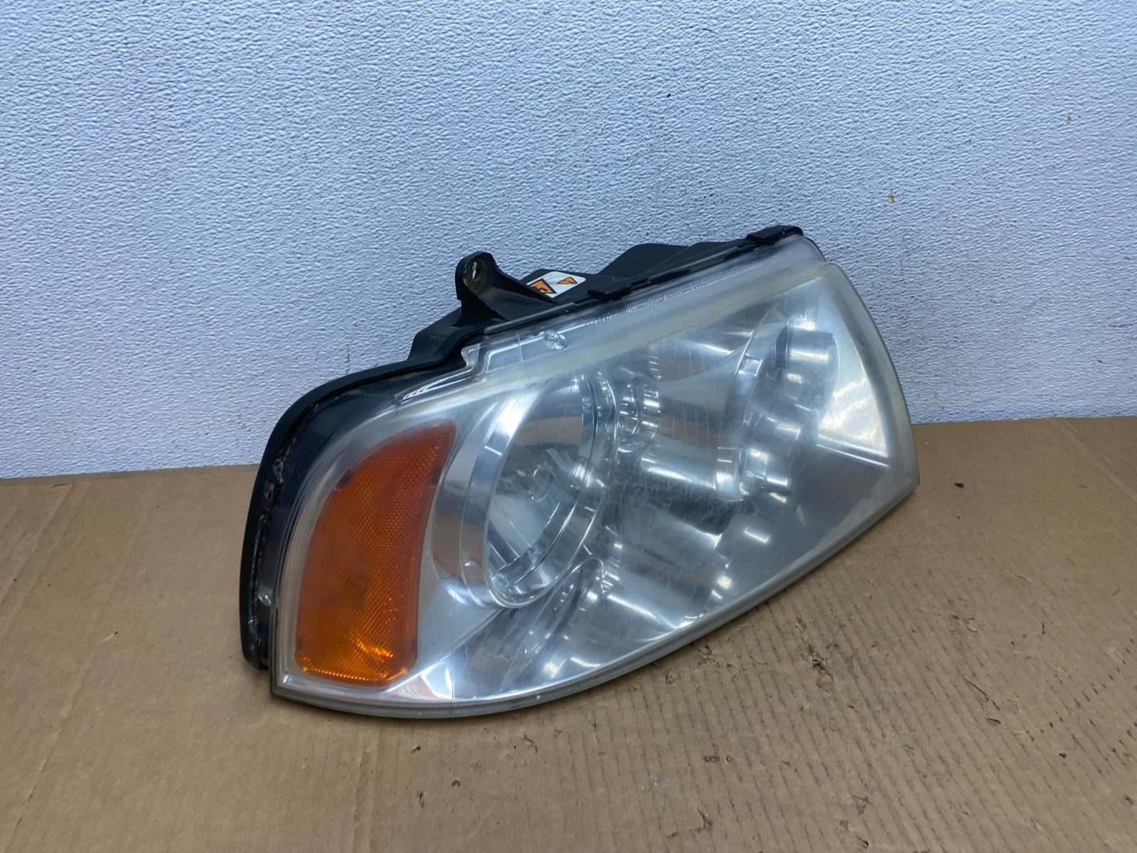 Xenon 2003-2006 Lincoln Navigator Right Passenger Side Headlight AD0950 DW2