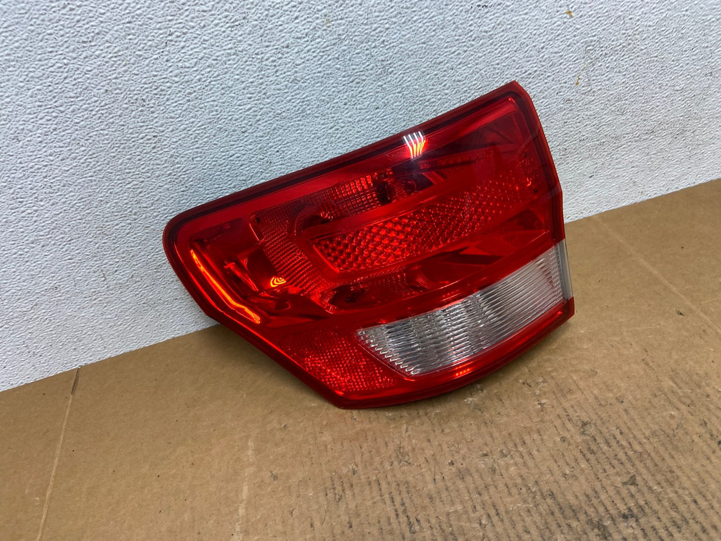2011-2013 Jeep Grand Cherokee Left Driver Side Lh Tail Light AE0647 LK0