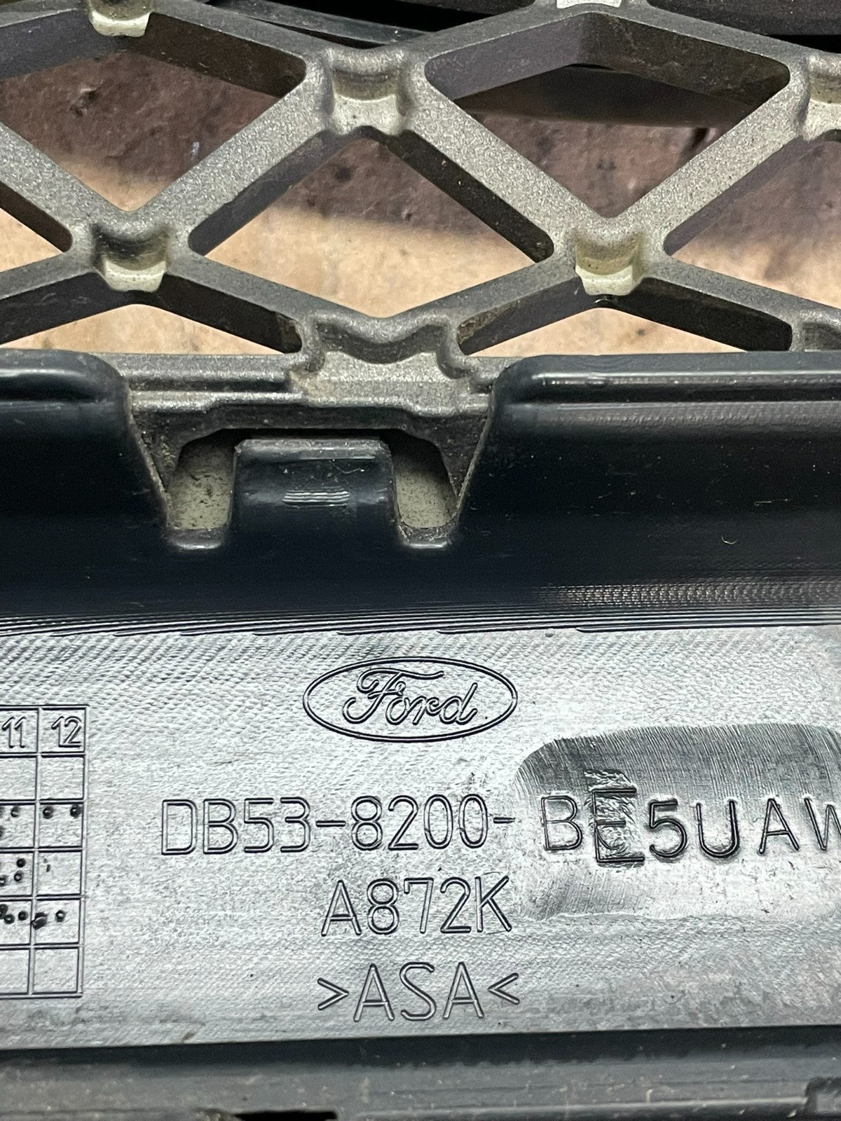 2011 to 2015 Ford Explorer Upper Front Grill Grille DB53-8200-BE Oem aa5915  DG9